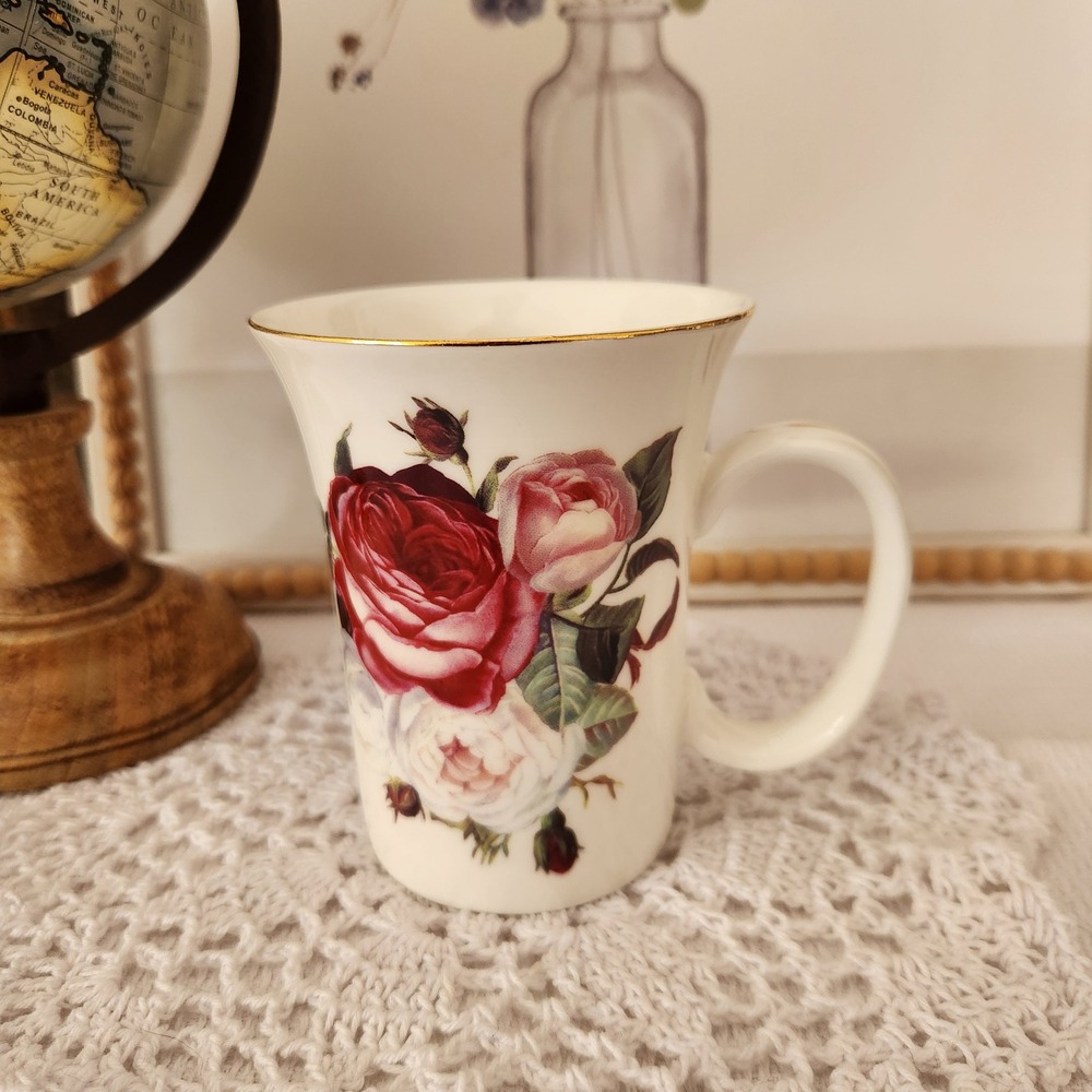 Grace Tea Ware Porcelain Coffee Mug Red Pink White Roses Gold Trim Floral Cup